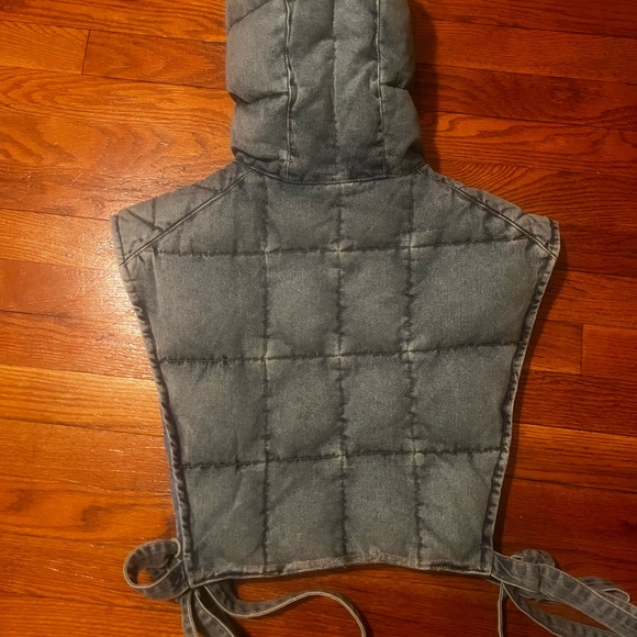 Vest - Picture 3 of 3